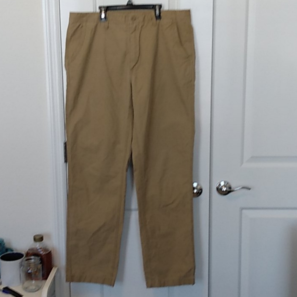 ROUND TREE & YORK MEN'S KHAKIS PANTS